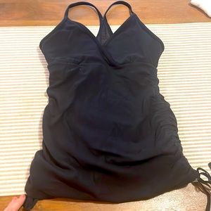 Lululemon size 4 yoga top with adjustable side tie